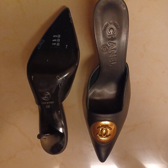 Shoe - Picture 2 of 3